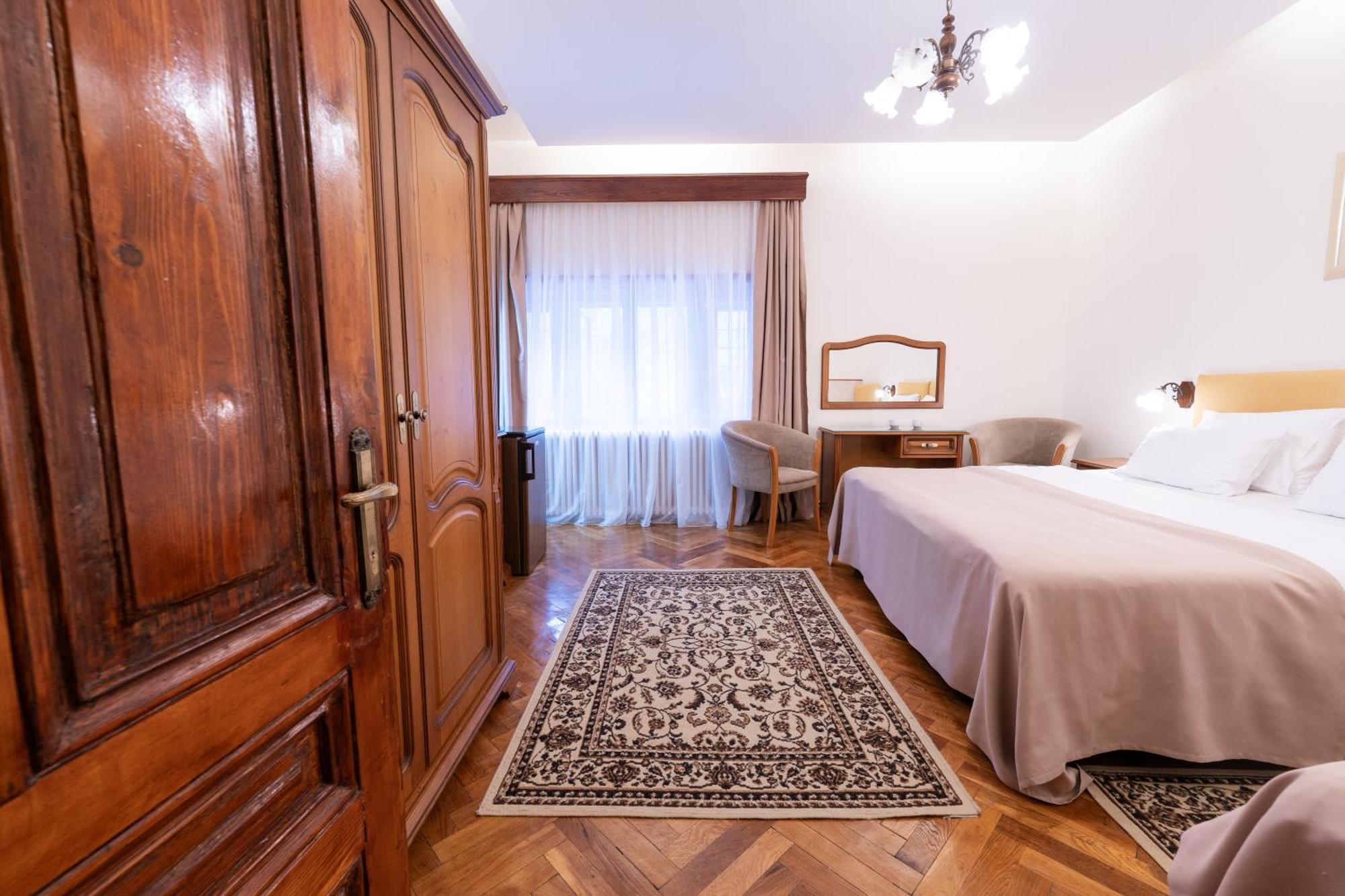 Vila Camelia Sinaia Exteriör bild