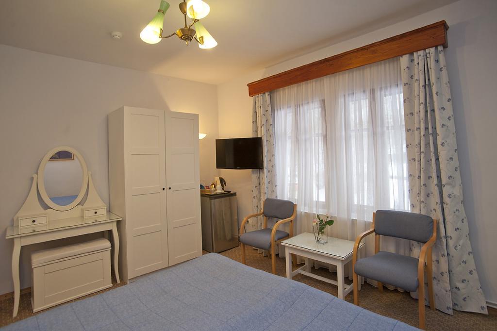 Vila Camelia Sinaia Exteriör bild