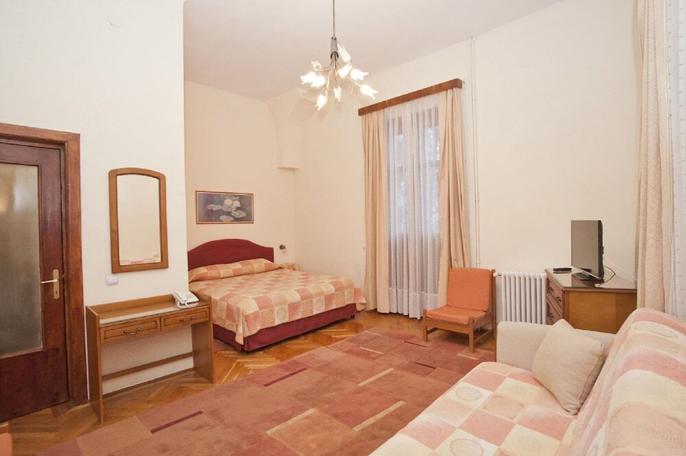 Vila Camelia Sinaia Exteriör bild